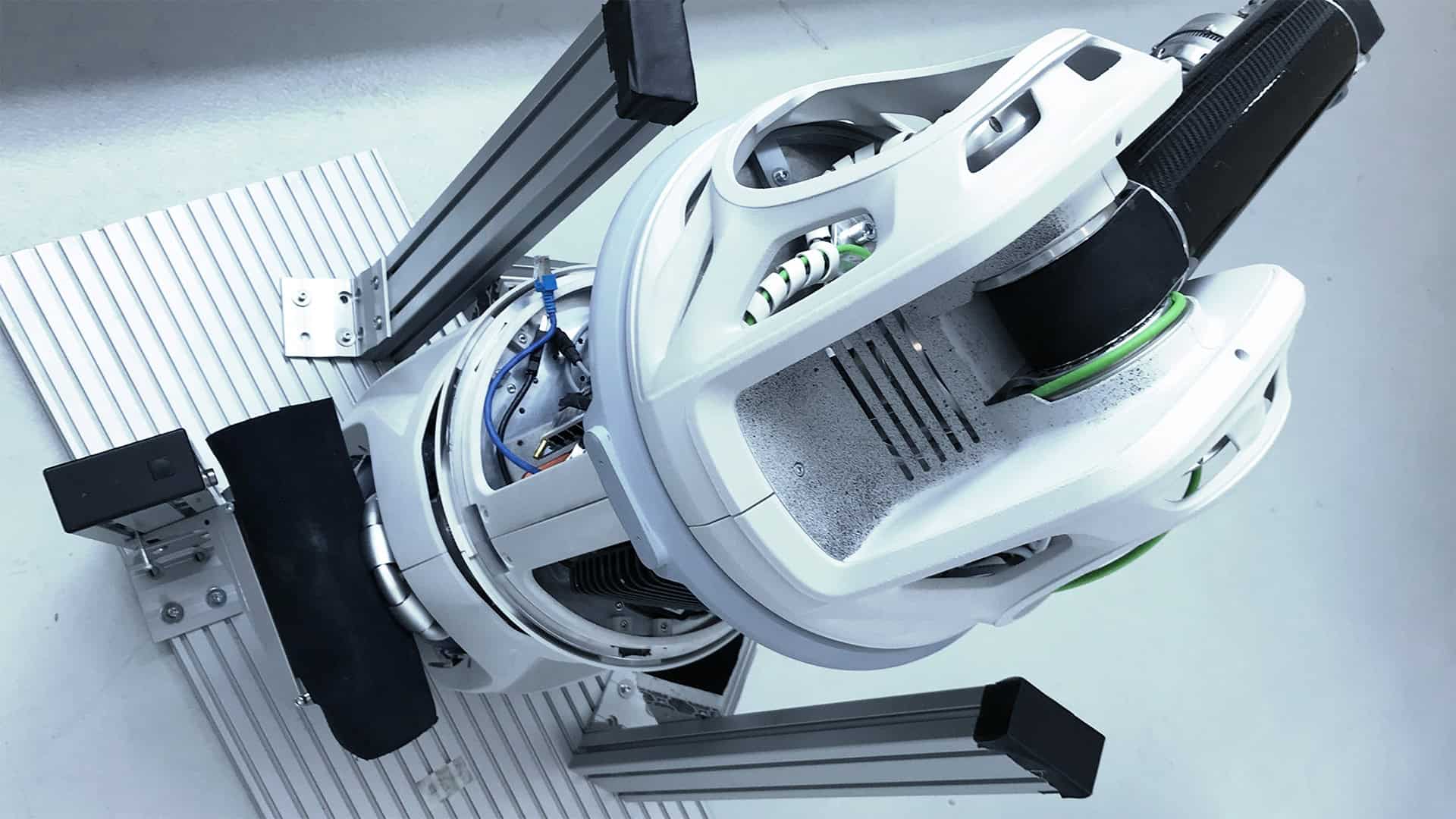 Festo_Ballbot_Webpage_04_01_01_4K_1920x1080_0101