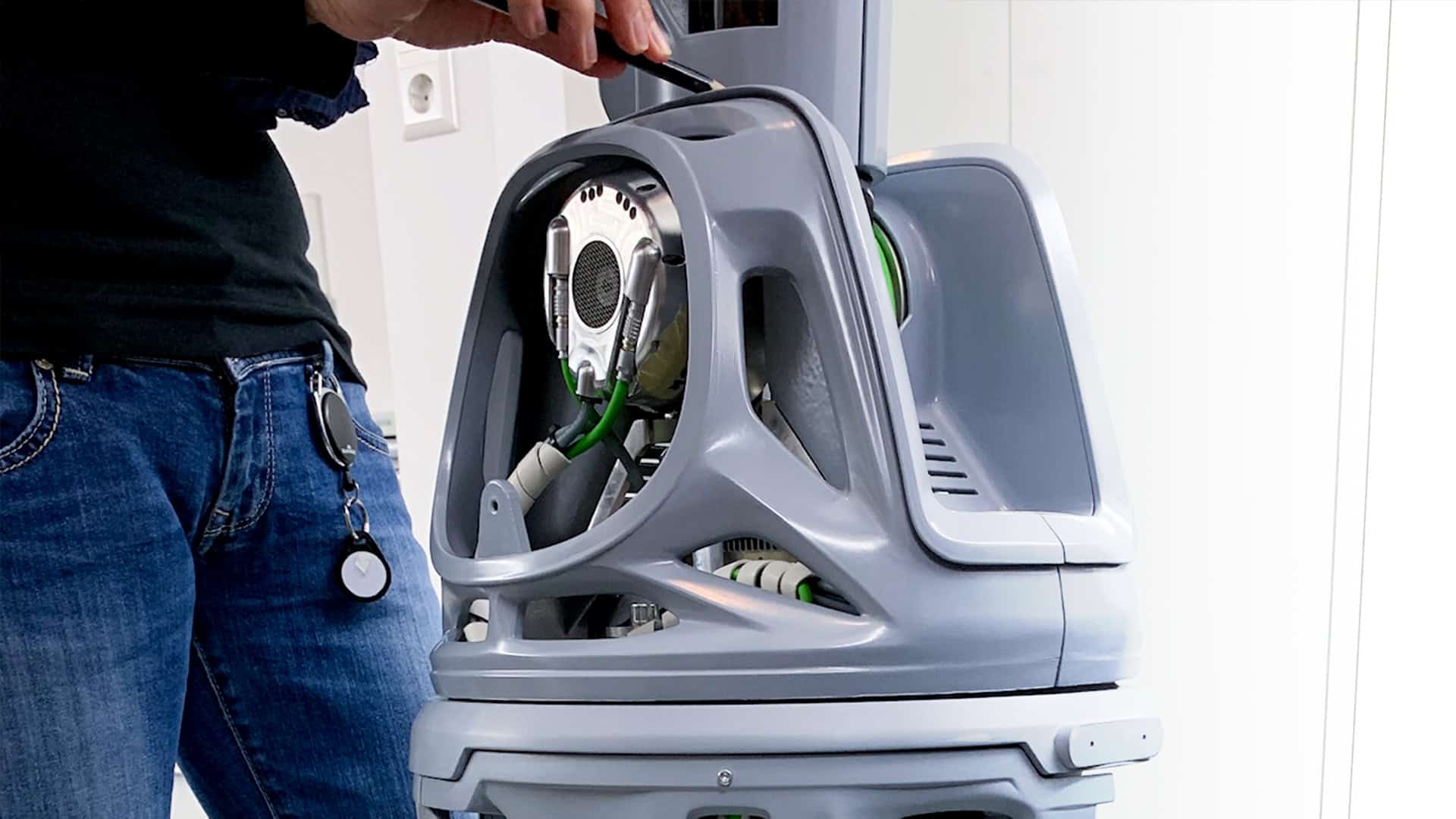 Festo_Ballbot_Webpage_04_02_01_1920x1080_0101